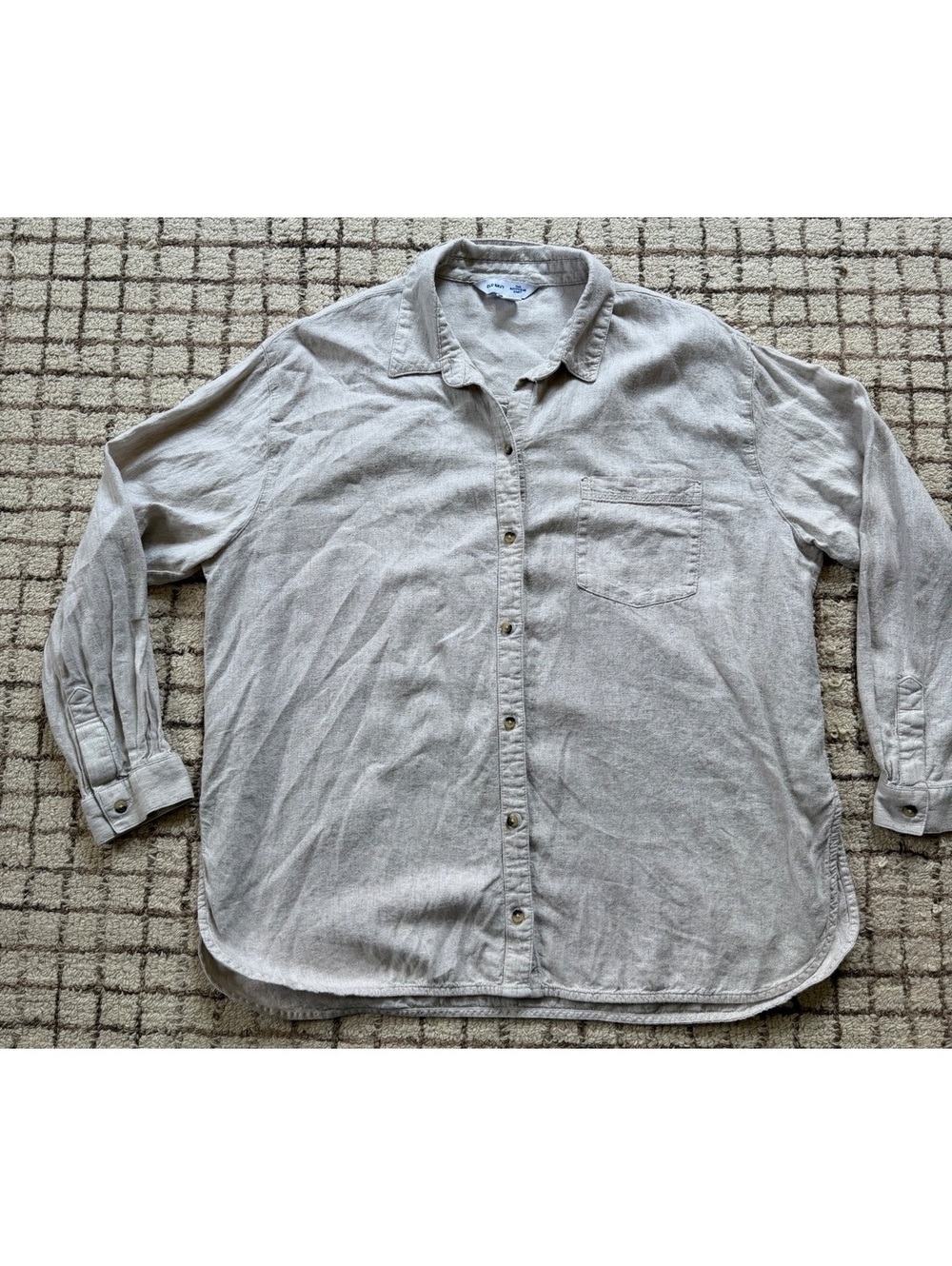 Women’s neutral linen blend shirt Beachy layering minimalist natural outdoors
